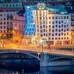 Szálloda Dancing House - Tancici Dum