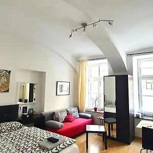 Apartament Msq Diana - 10 Min From Center - Free Coffee And Tea - High Speed Internet